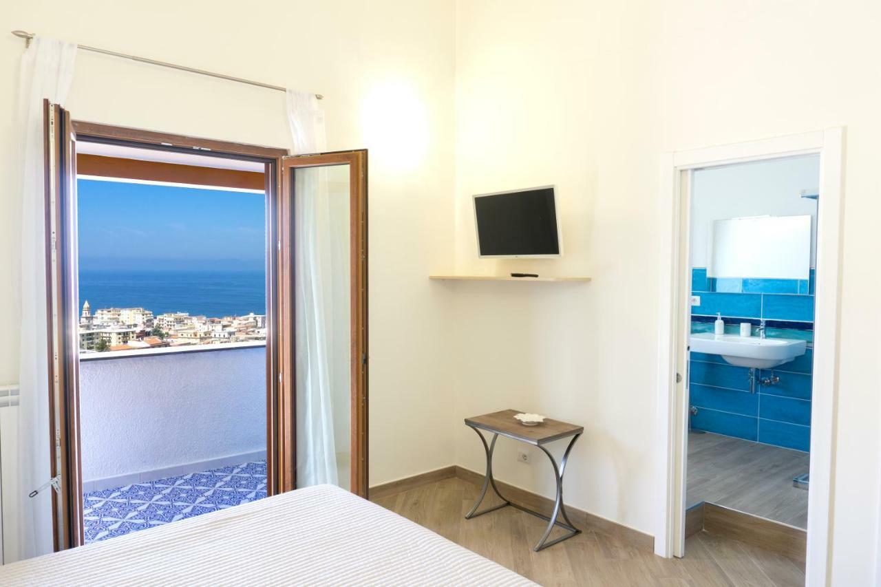 Appartamento In Villa Ariel Vico Equense Exterior photo